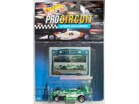 Hot Wheels #26 Quaker State Buick IndyCar Hot Wheels 1:64 Buick