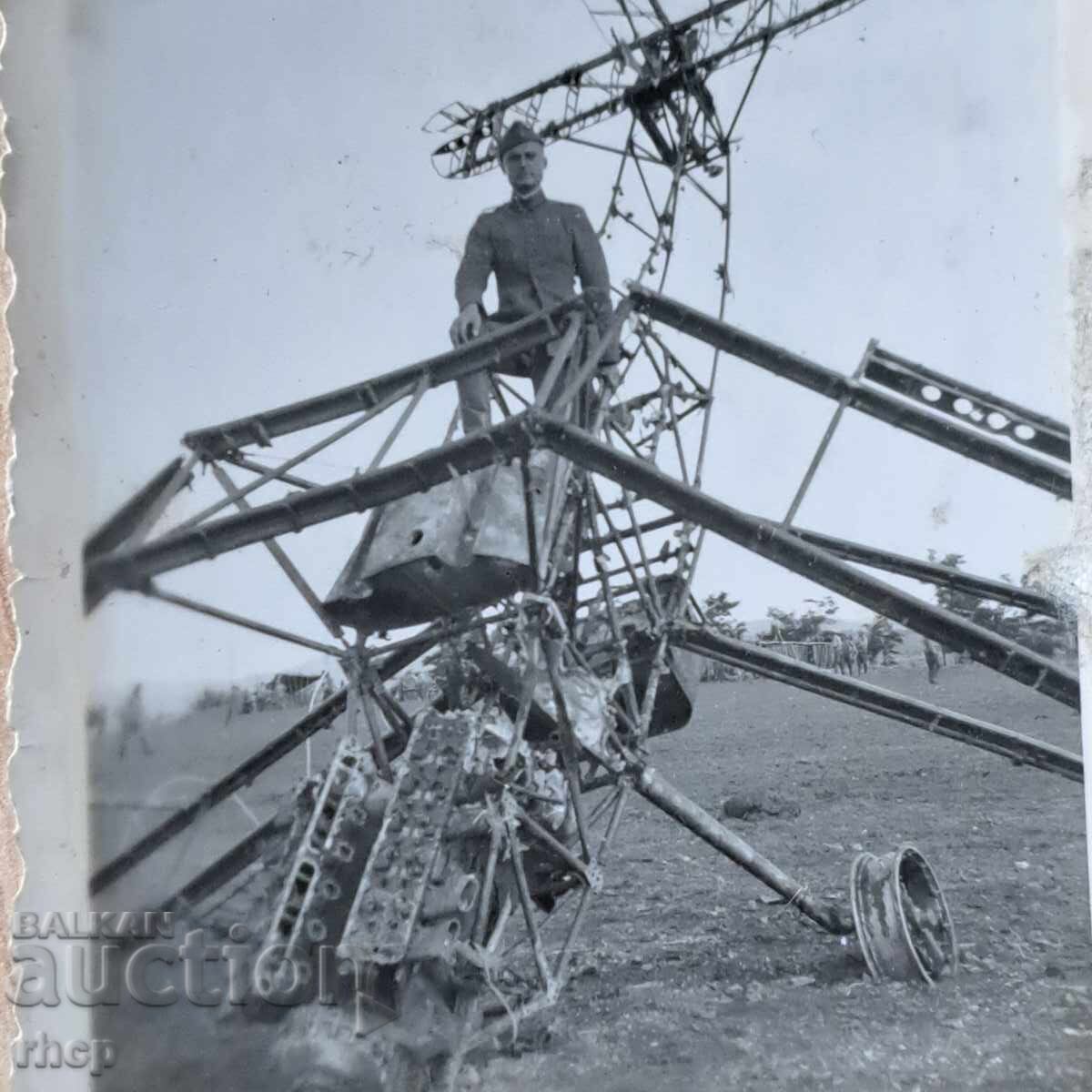 Καμένο αεροπλάνο αεροδρόμιο 1943 1944 βομβαρδισμοί με τιμή 35.90 BGN | € 18.36 Καμένο αεροπλάνο αεροδρόμιο 1943 1944 βομβαρδισμοί με τιμή 35.90 BGN | € 18.36