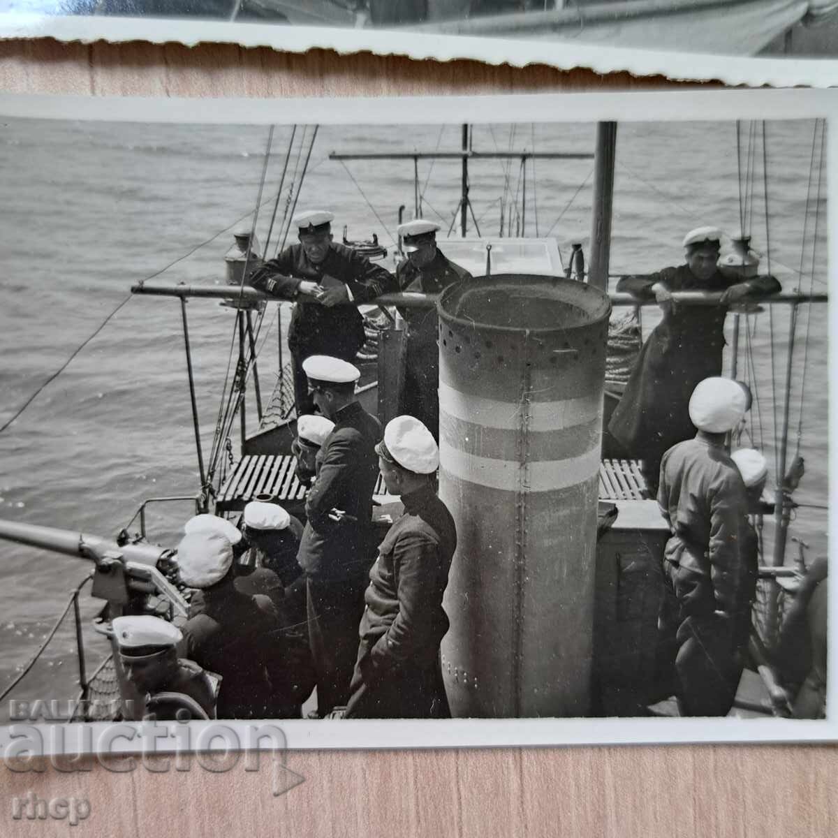 Снимки от торпедоносец тип Дръзки флот офицери 1930те с цена 32.90 лв. | € 16.82 Снимки от торпедоносец тип Дръзки флот офицери 1930те с цена 32.90 лв. | € 16.82