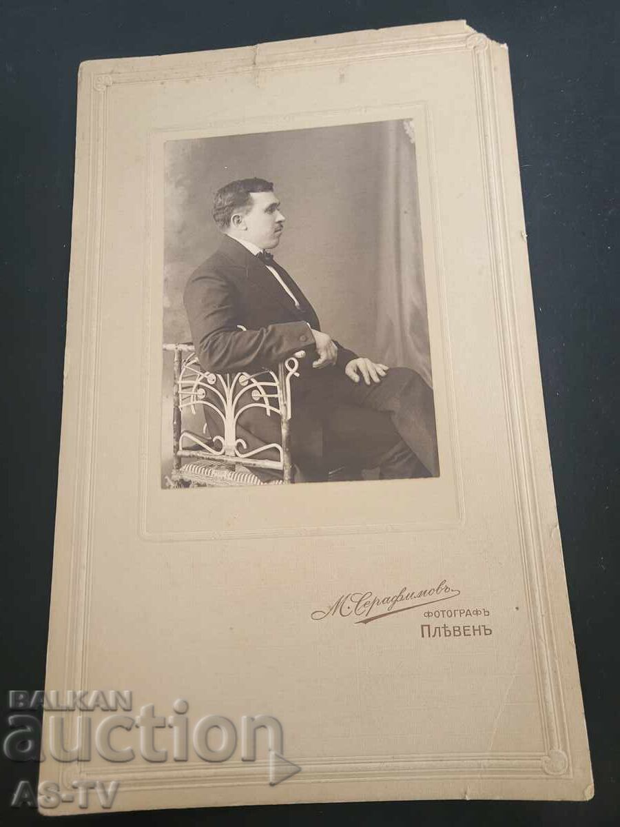 Photograph of the painter Krustyo Popov