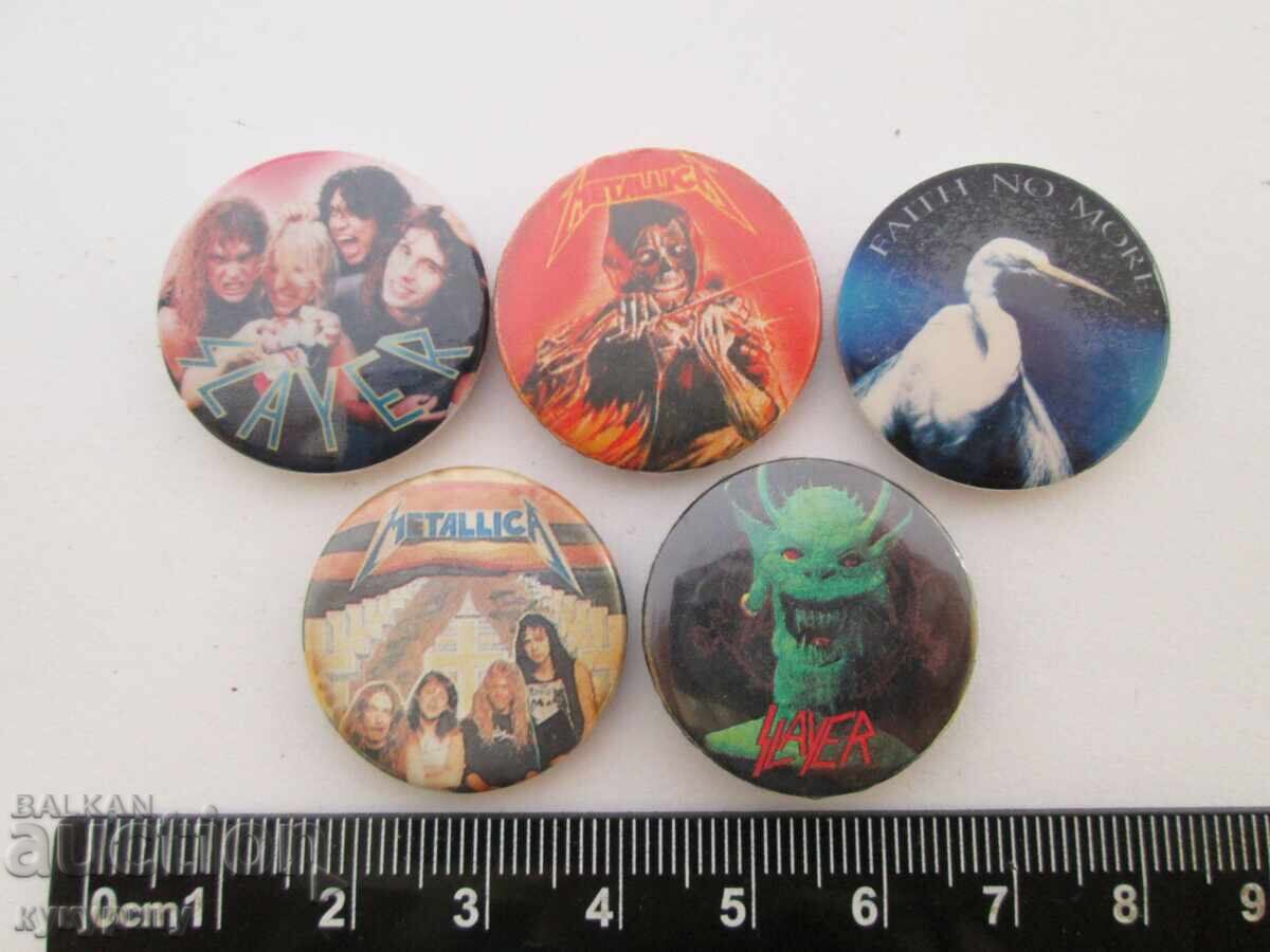 Delivery of Lot of old heavy metal badges, caps Metallica and Slayer