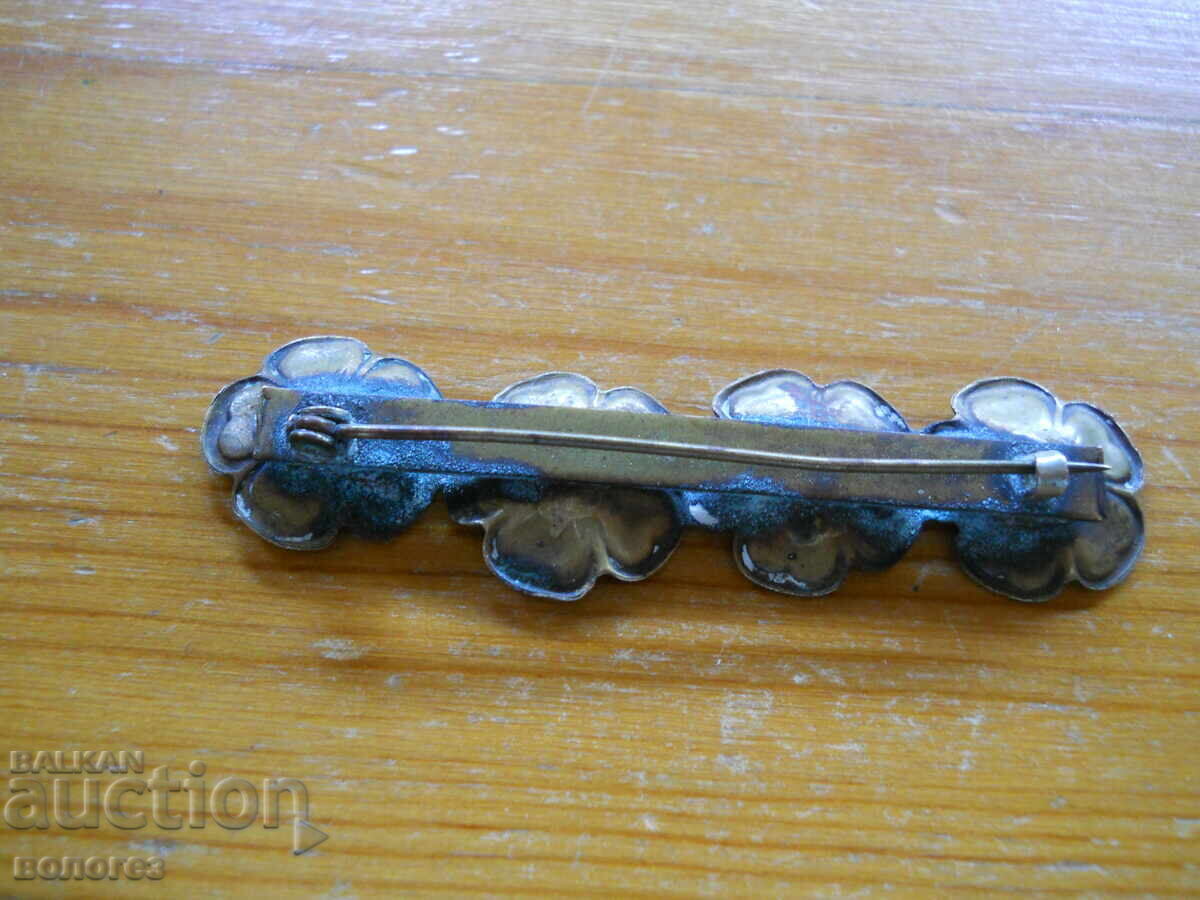 Старинна викторианска брошка от ХІХ век с цена 30.00 лв. | € 15.34 Старинна викторианска брошка от ХІХ век с цена 30.00 лв. | € 15.34