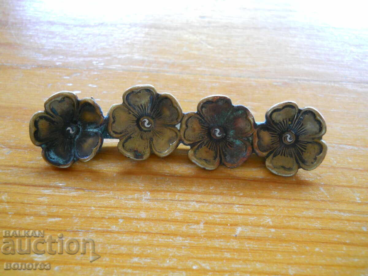 Старинна викторианска брошка от ХІХ век Старинна викторианска брошка от ХІХ век