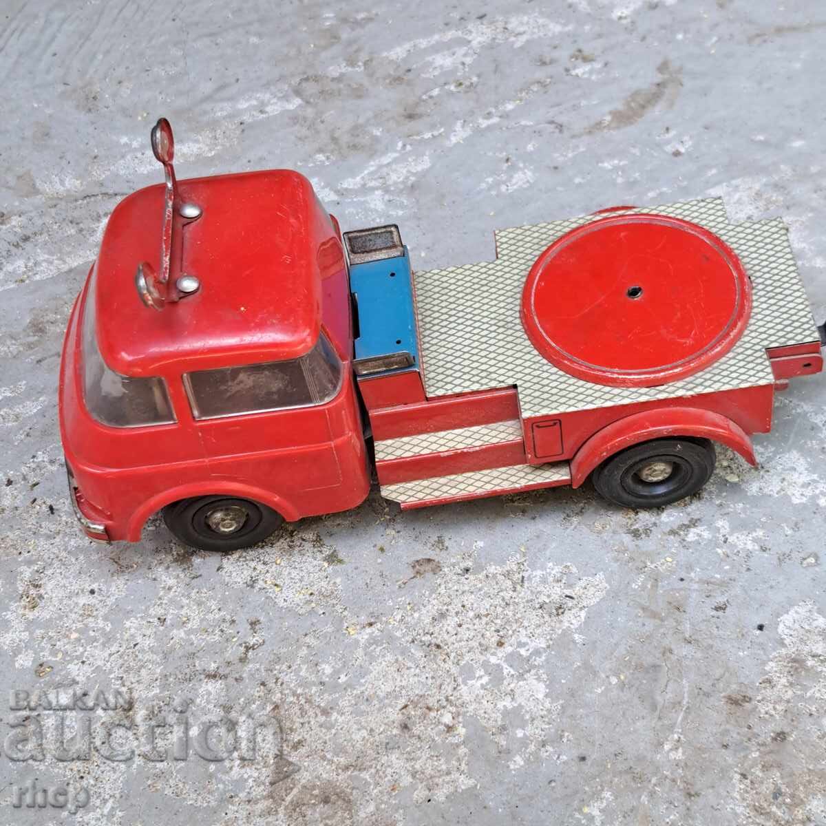 Licitație Camionetă de jucărie veche