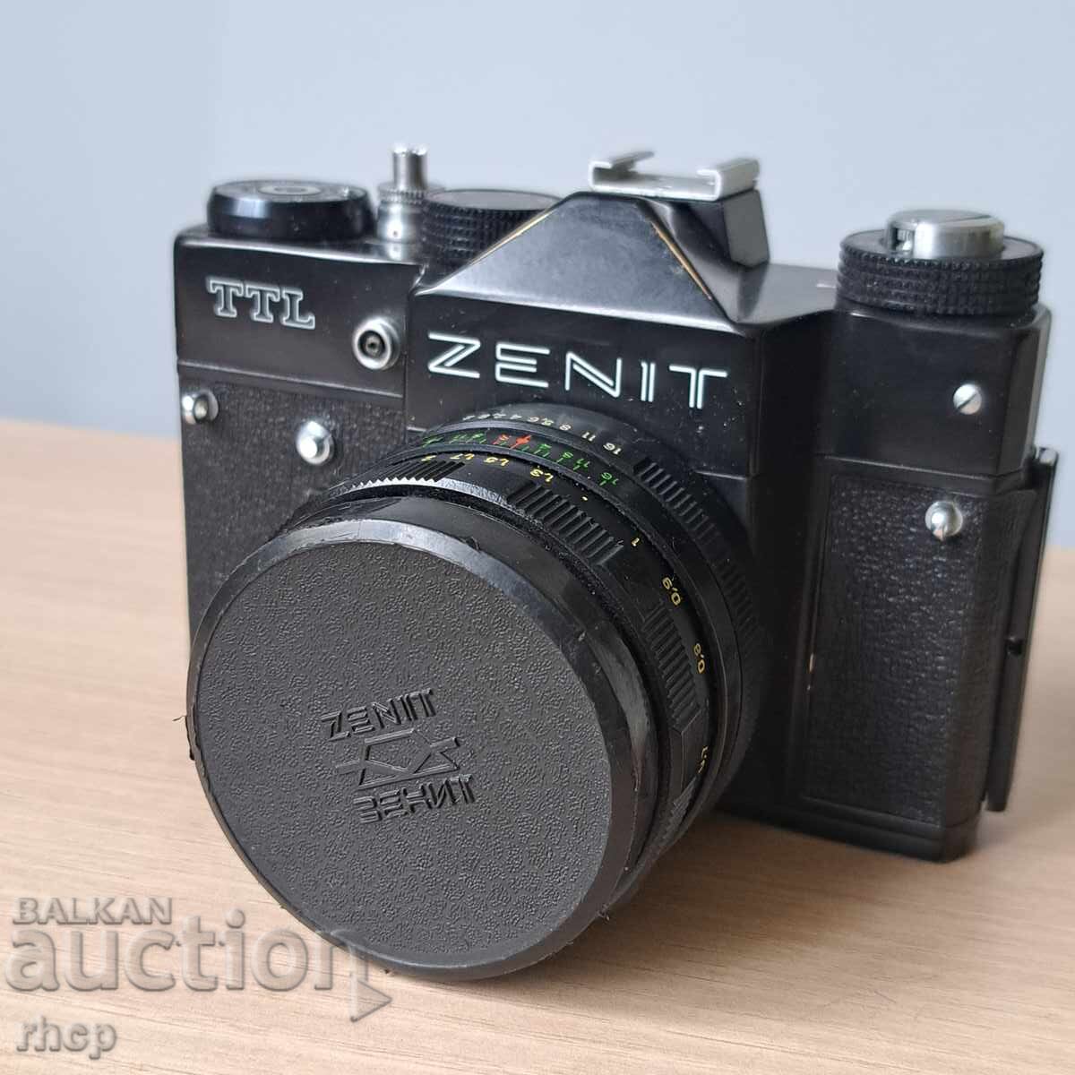 Aparat foto Zenit TTL cu obiectiv Helios, funcționează Aparat foto Zenit TTL cu obiectiv Helios, funcționează
