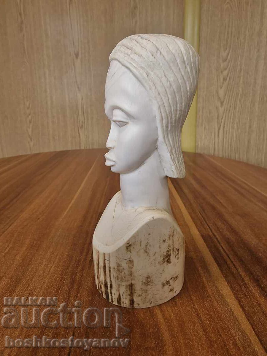 Auction  Ivory statuette 20 cm. 888 gr