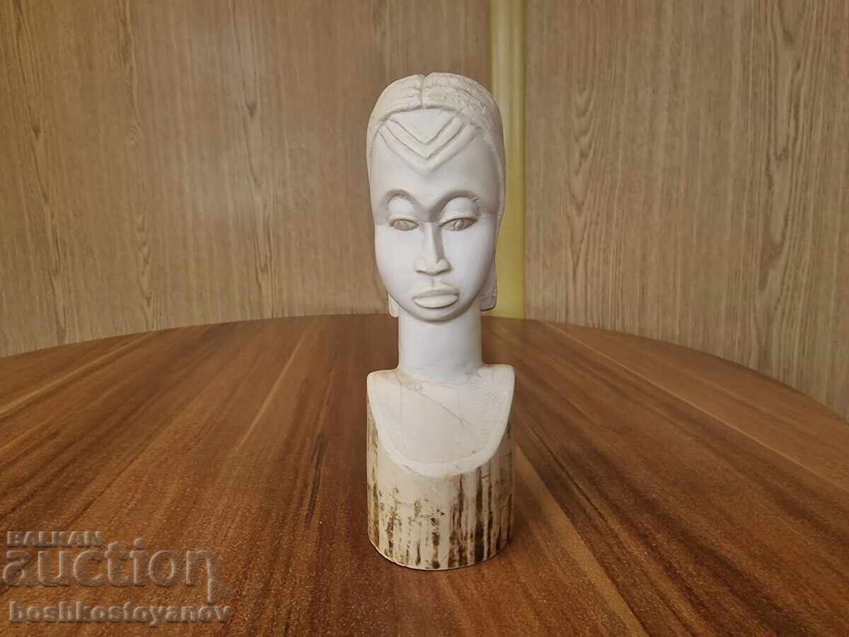 Ivory statuette 20 cm. 888 gr