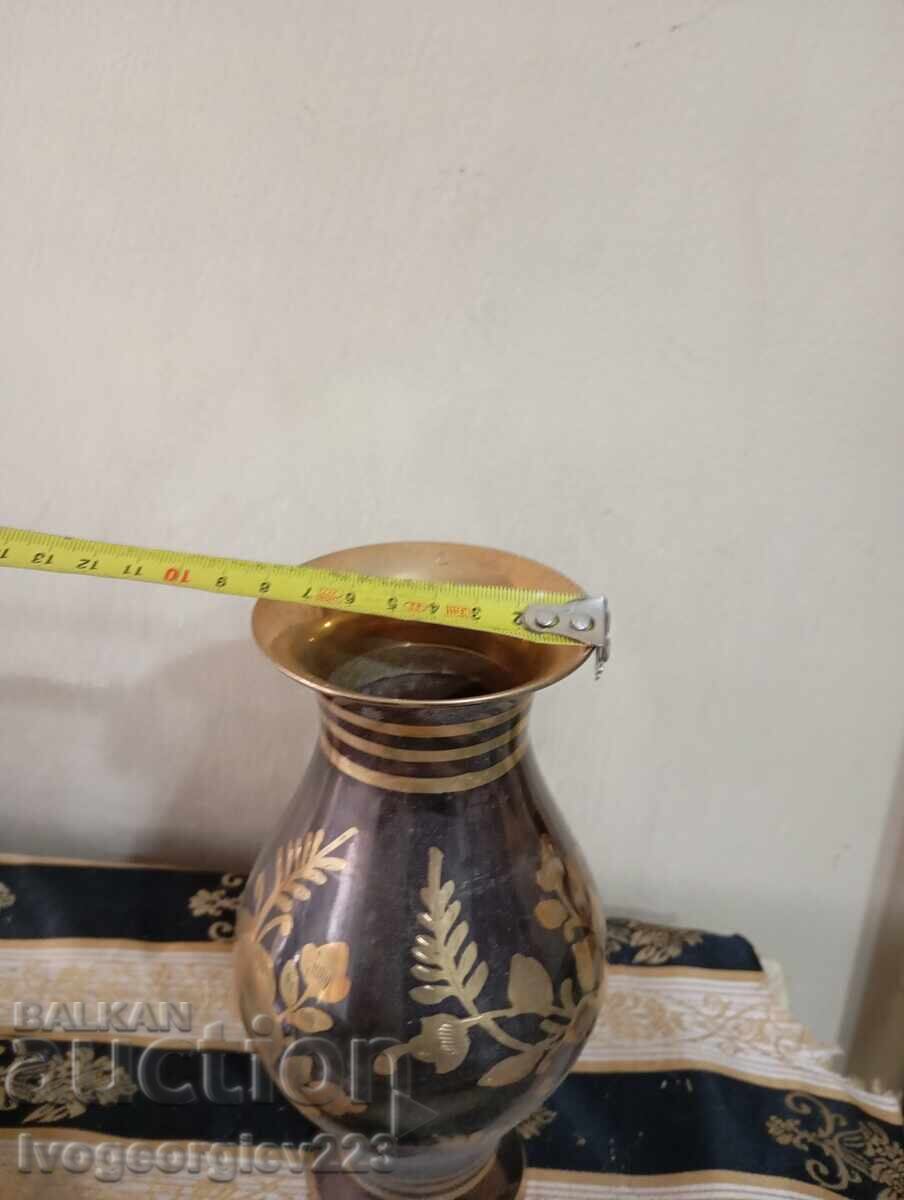 Δημοπρασία Ορειχάλκινο βάζο