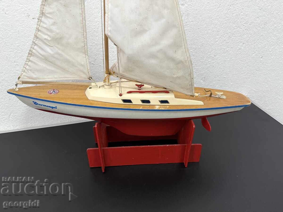 Παράδοση Μοντέλο ιστιοφόρου - Sturmvogel. Νο. 7585 Παράδοση Μοντέλο ιστιοφόρου - Sturmvogel. Νο. 7585