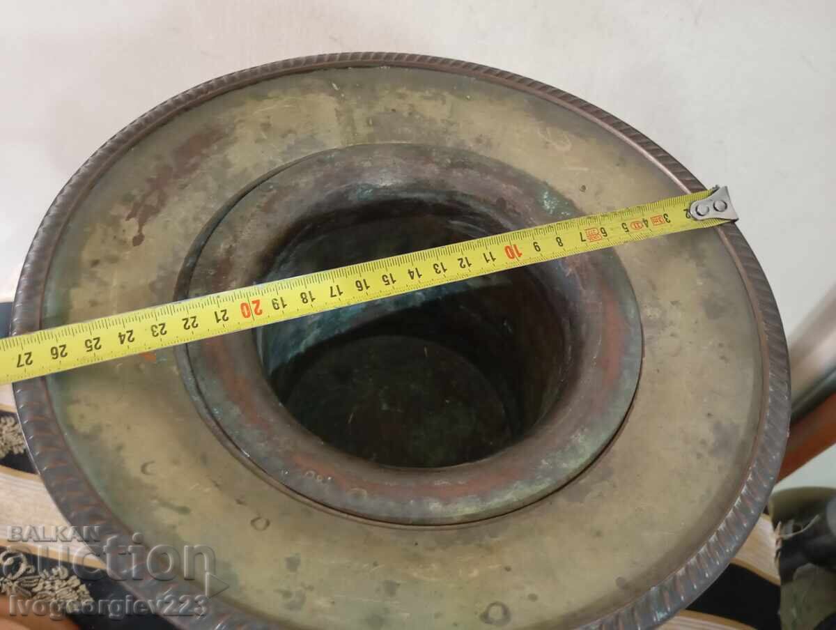 Delivery of Vintage champagne bottle