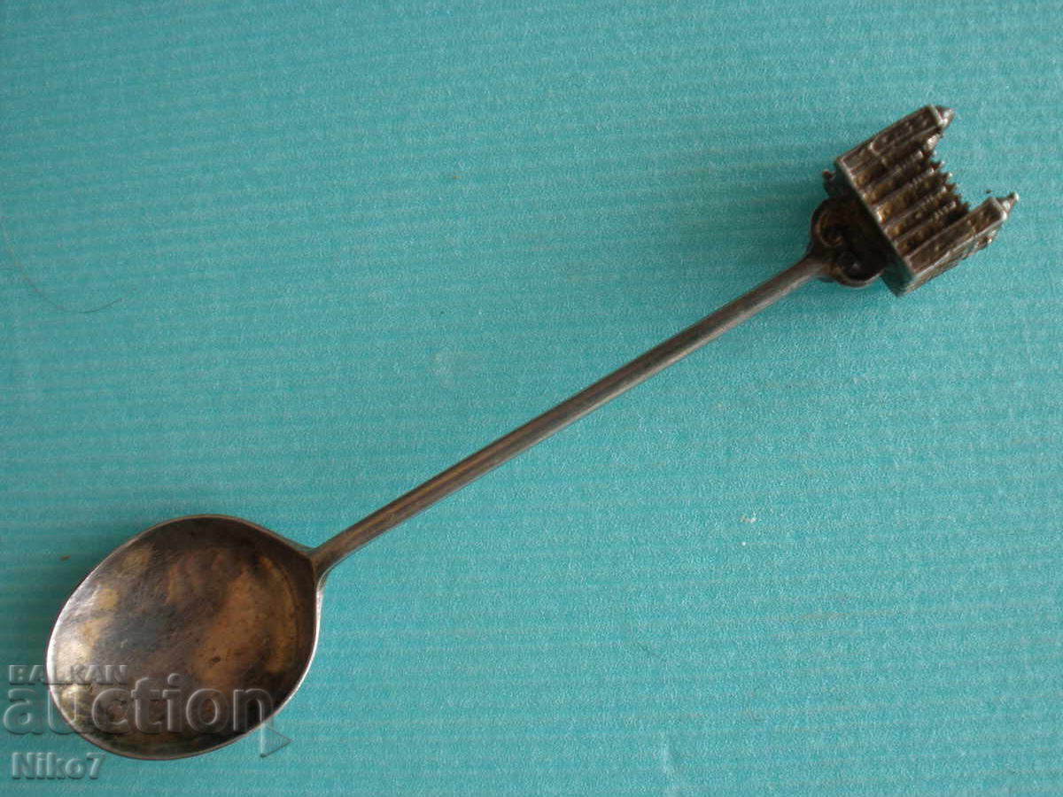 Παλιό, αγγλικό, ασημένιο κουταλάκι-"Κάστρο Windsor" Παλιό, αγγλικό, ασημένιο κουταλάκι-"Κάστρο Windsor"