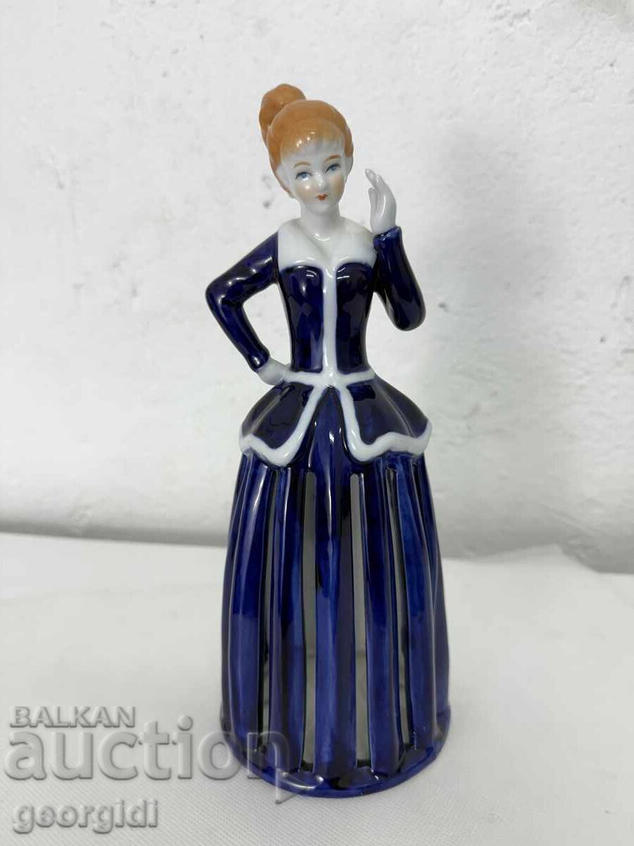 Πορσελάνινο ειδώλιο κοριτσιού / θήκη για πετσέτες. №7589 με τιμή 55.00 BGN | € 28.12