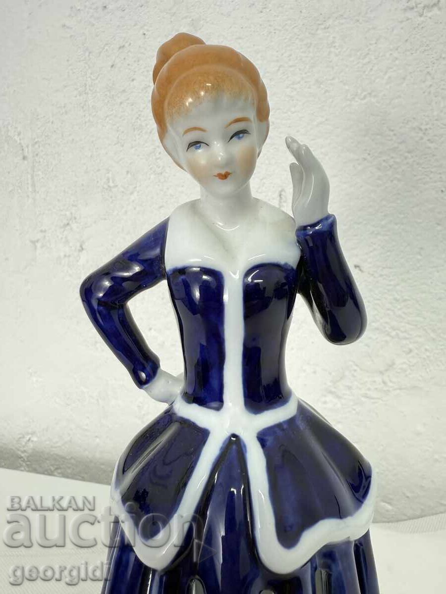 Δημοπρασία Πορσελάνινο ειδώλιο κοριτσιού / θήκη για πετσέτες. №7589