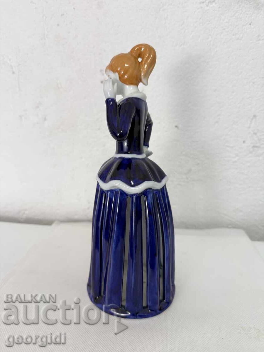 Πορσελάνινο ειδώλιο κοριτσιού / θήκη για πετσέτες. №7589 - 7