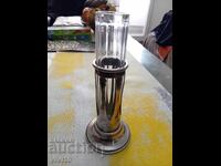 Vază veche de cristal cu suport argintat