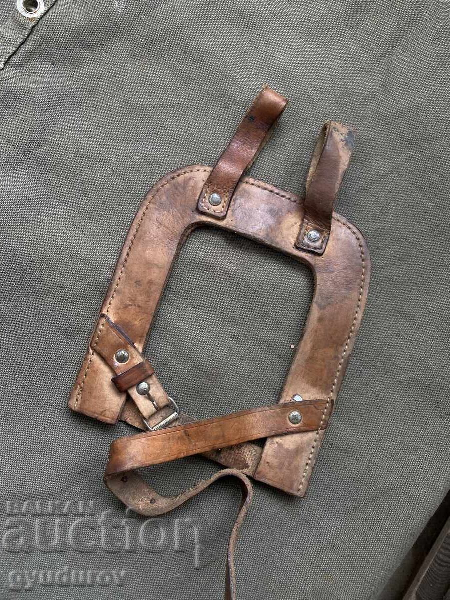 Носач за лопатка с цена 8.00 лв. | € 4.09 Носач за лопатка с цена 8.00 лв. | € 4.09