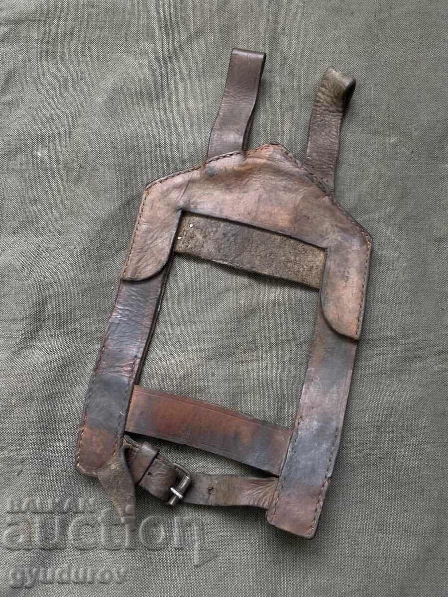 Носач за лопатка