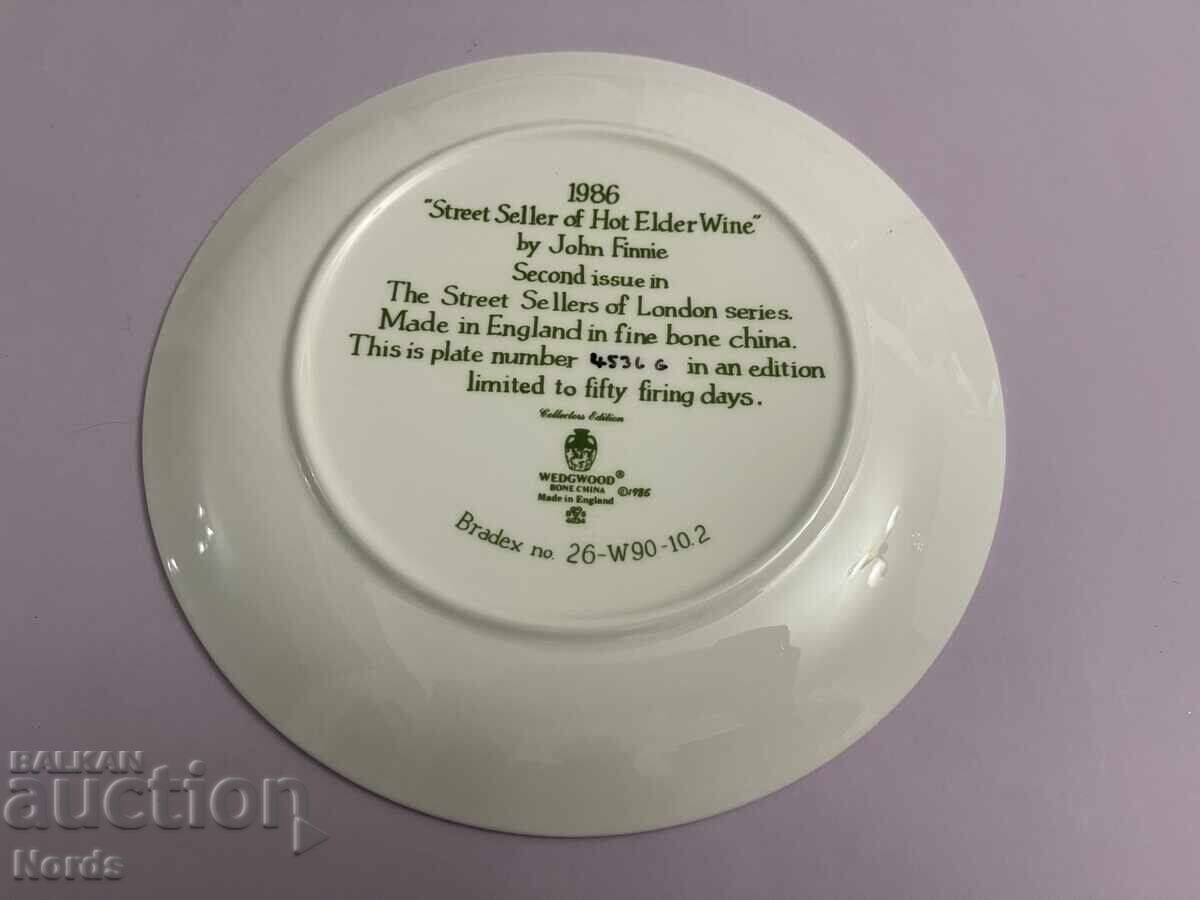 Livrarea Wedgwood. Farfurie de colecție cu certificat Livrarea Wedgwood. Farfurie de colecție cu certificat