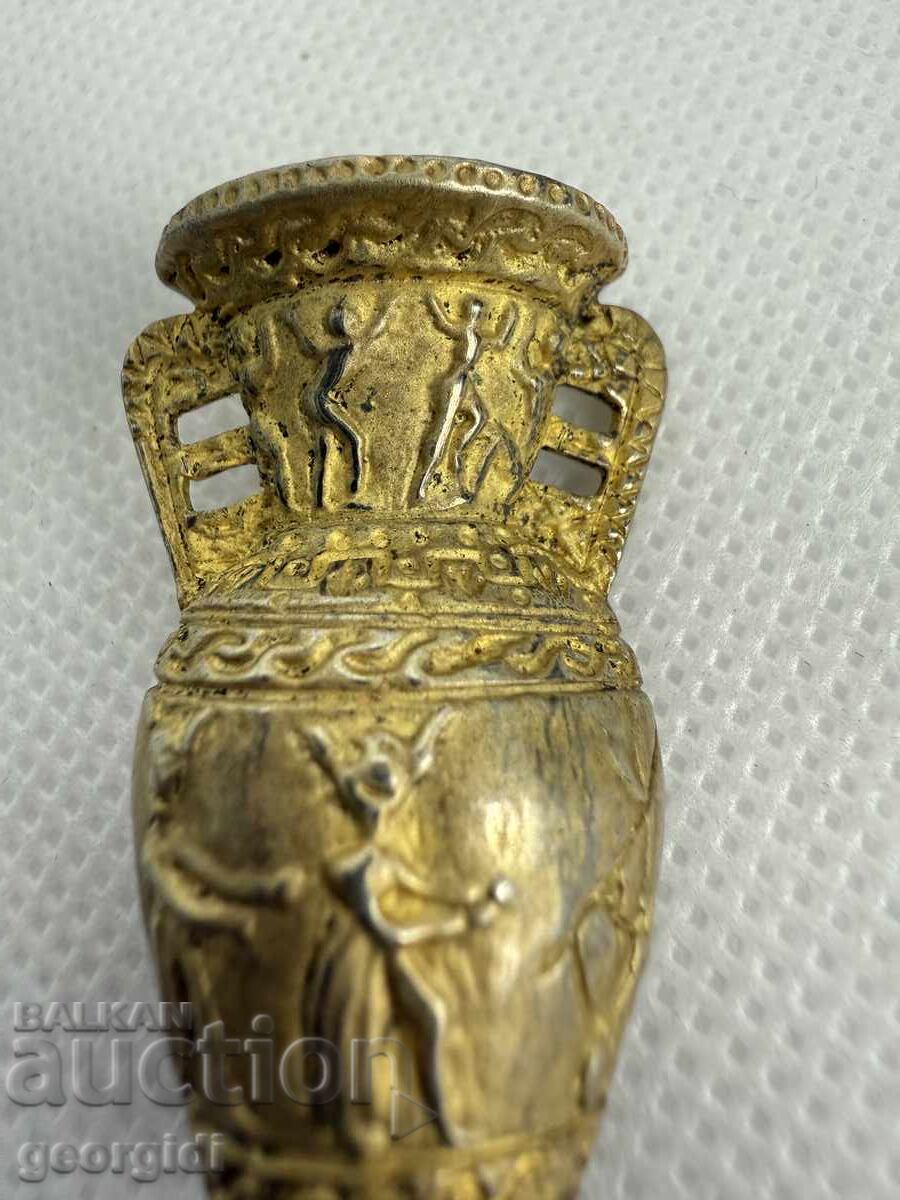 Silver brooch in the shape of an amphora / urn. №7594 with price 110.00 BGN | € 56.24