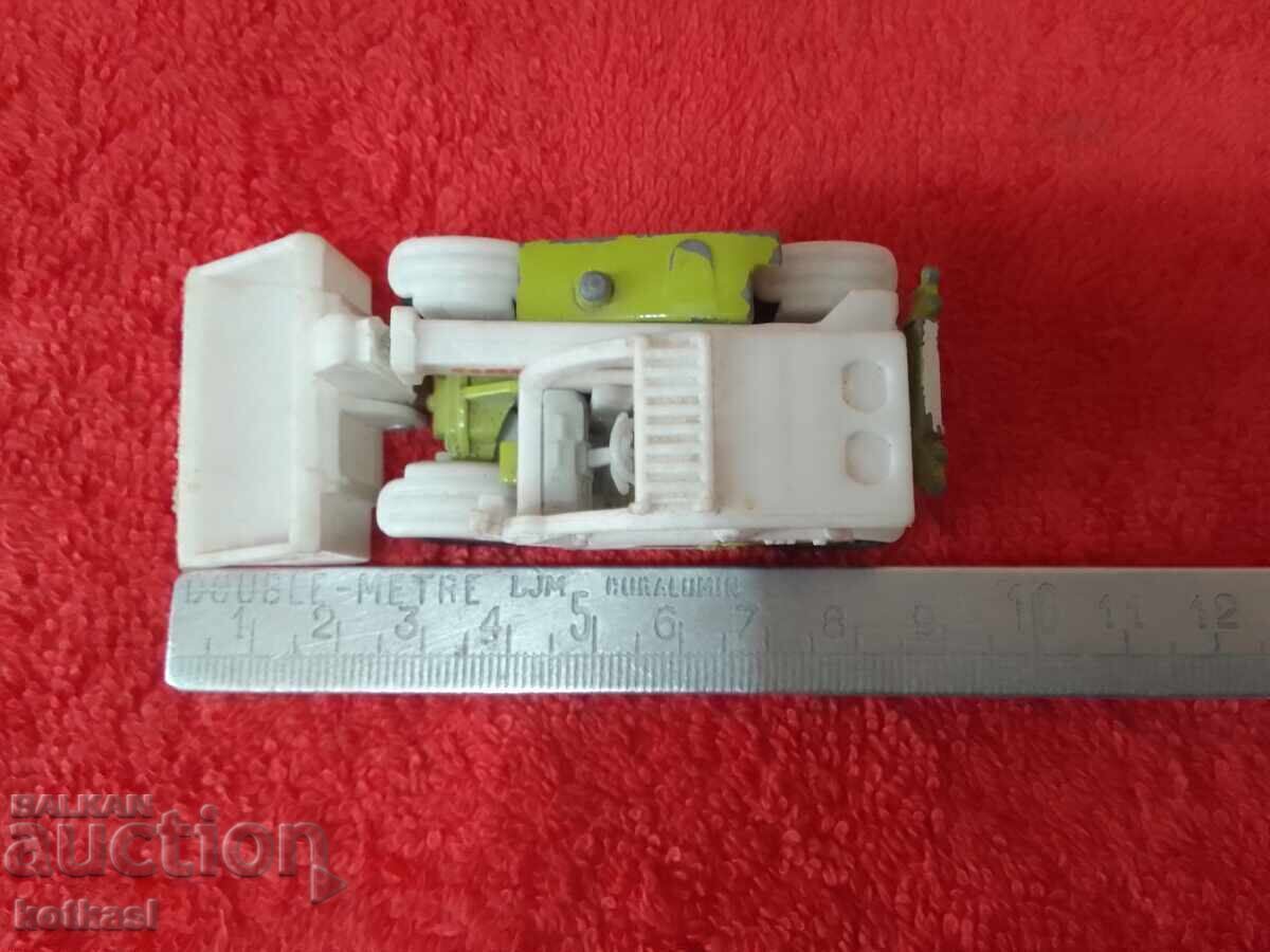 Siku model vechi de Încărcător frontal metal și plastic Germania cu preț € 6.50 | 12.71 BGN
