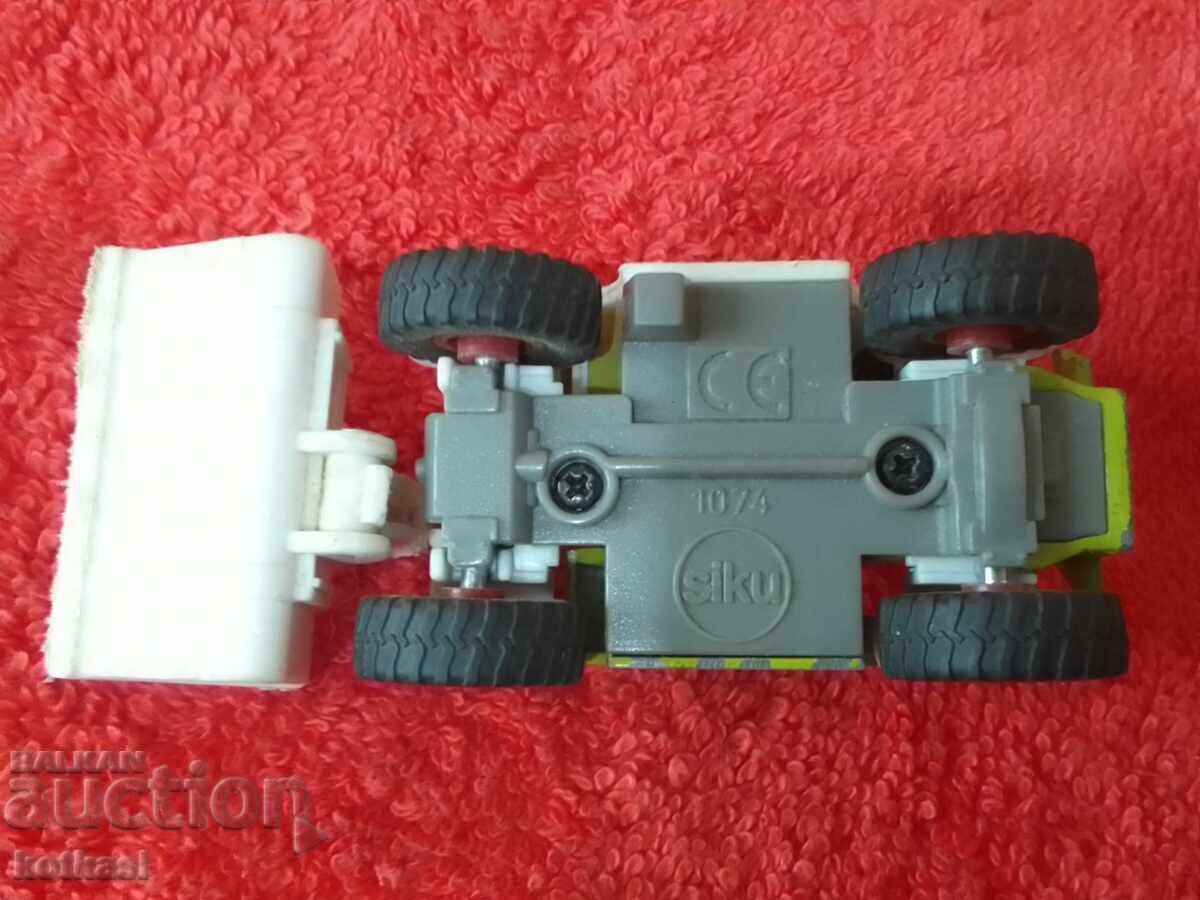 Siku model vechi de Încărcător frontal metal și plastic Germania - 7