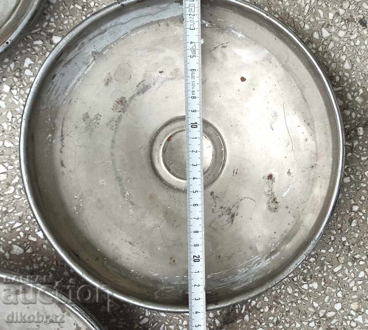 Delivery of For Moskvich 412 - Two hubcaps for wheels - 4 Euros for both Delivery of For Moskvich 412 - Two hubcaps for wheels - 4 Euros for both