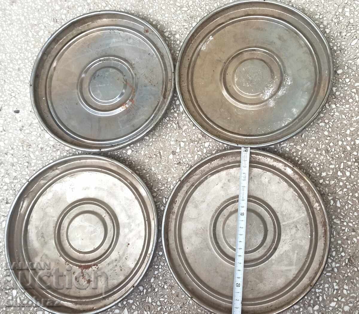 Pentru Fiat 125P - 4 capace roți - 10 €uro cu preț 19.80 BGN | € 10.12 Pentru Fiat 125P - 4 capace roți - 10 €uro cu preț 19.80 BGN | € 10.12