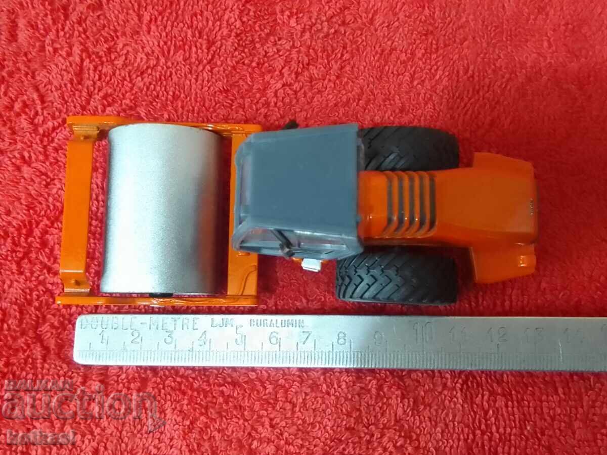 Siku Metal Road Roller Model, Germany with price € 13.29 | 25.99 BGN Siku Metal Road Roller Model, Germany with price € 13.29 | 25.99 BGN