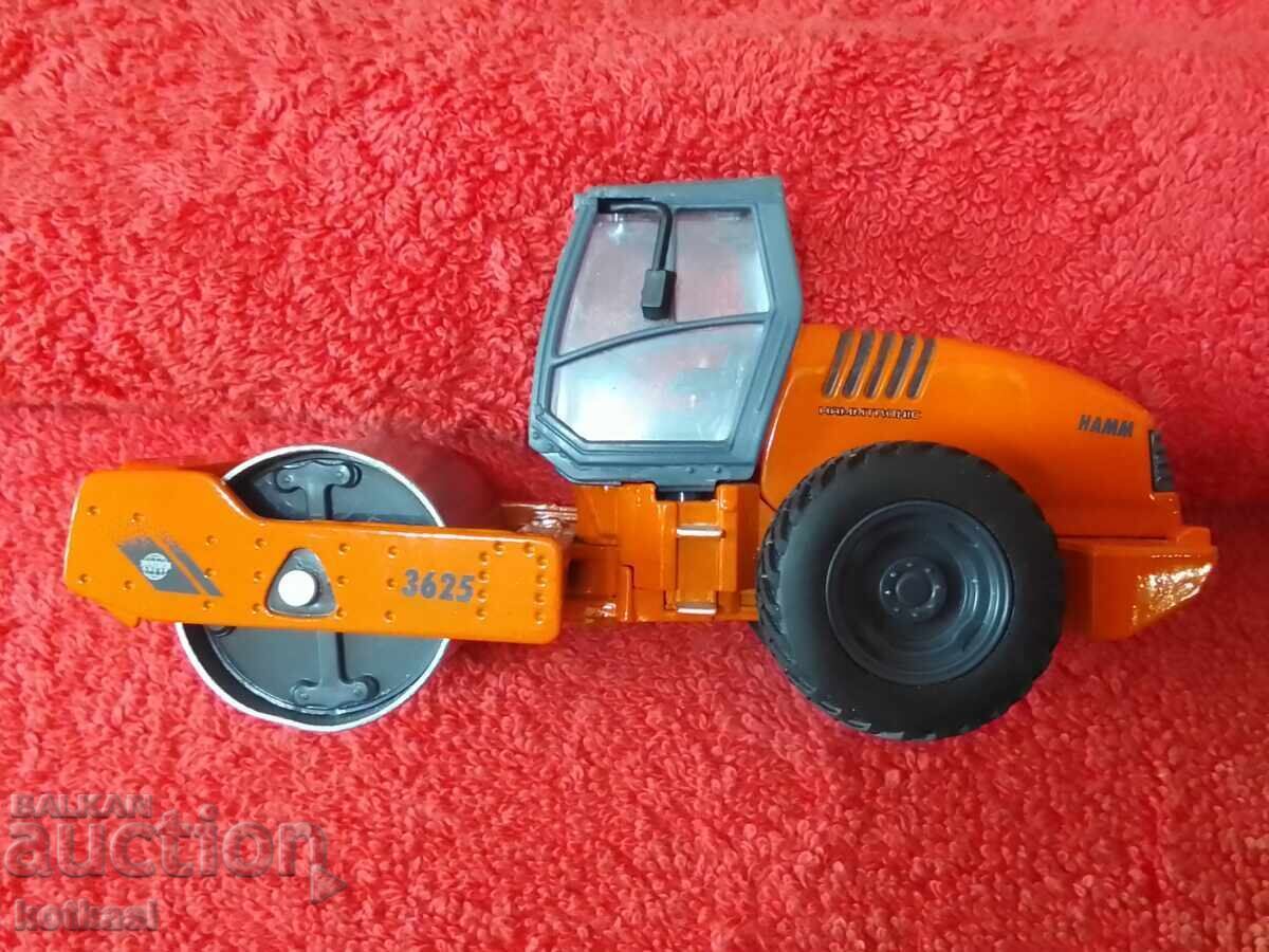 Auction Siku Metal Road Roller Model, Germany Auction Siku Metal Road Roller Model, Germany