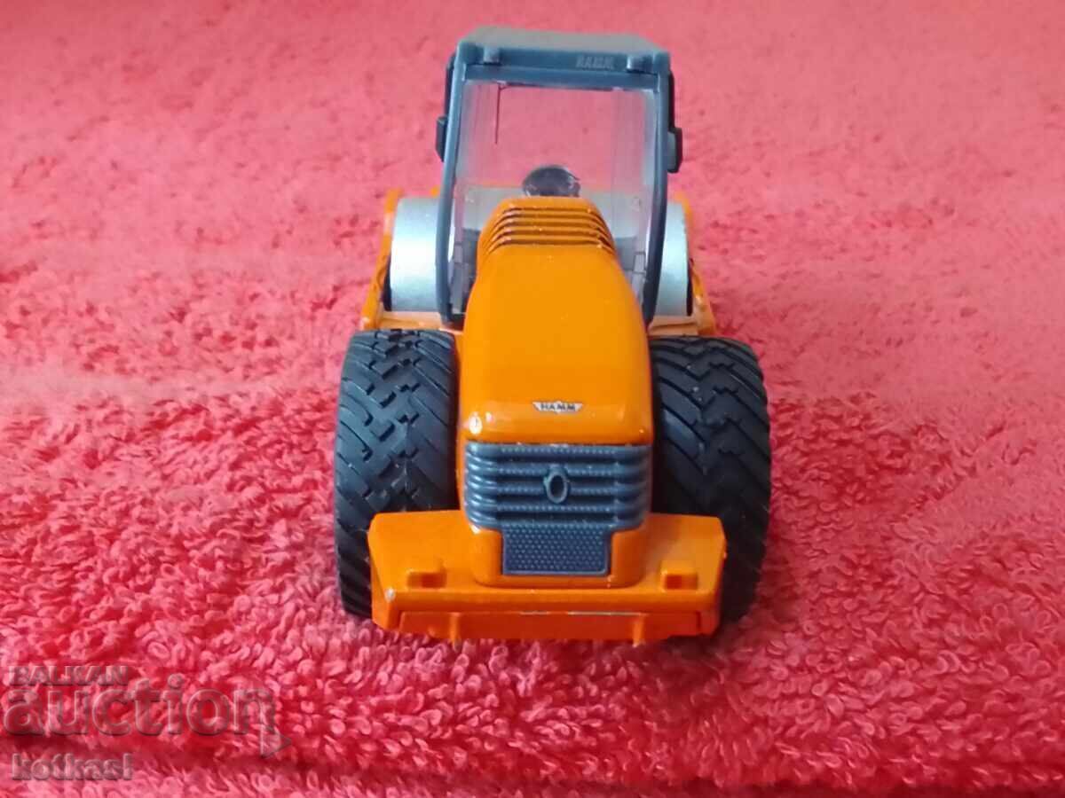 Siku Metal Road Roller Model, Germany - 6