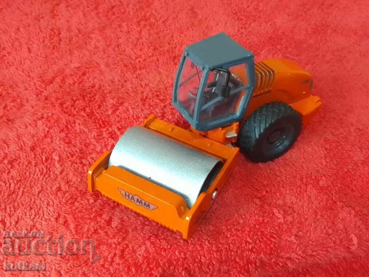 Siku Metal Road Roller Model, Germany Siku Metal Road Roller Model, Germany