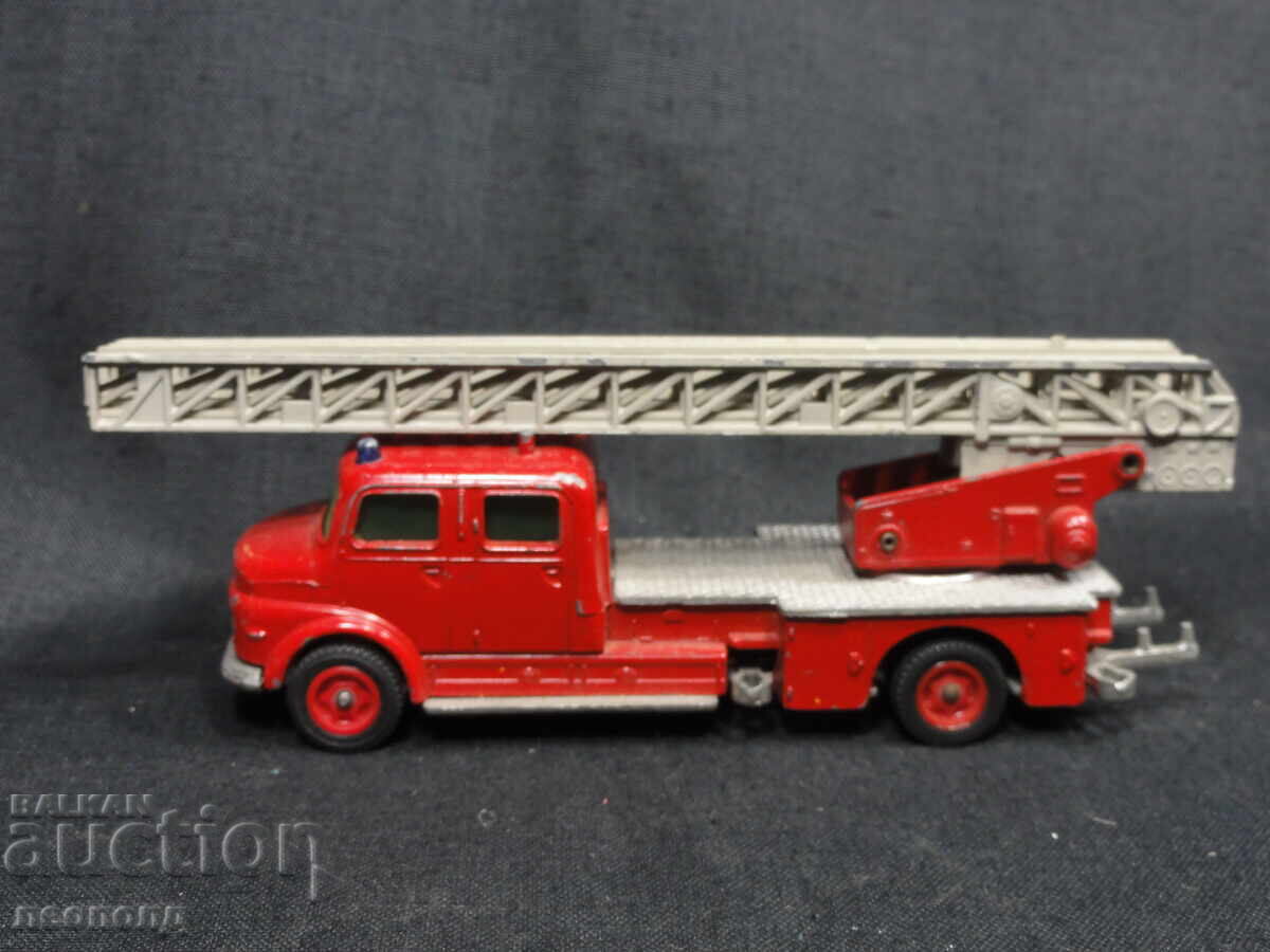 ΠΑΛΑΙΟ ΜΕΤΑΛΛΙΚΟ ΡΕΤΡΟ ΑΜΑΞΙ SIKU GERMANY MERCEDES ΠΥΡΟΣΒΕΣΤΙΚΟ με τιμή 30.00 BGN | € 15.34