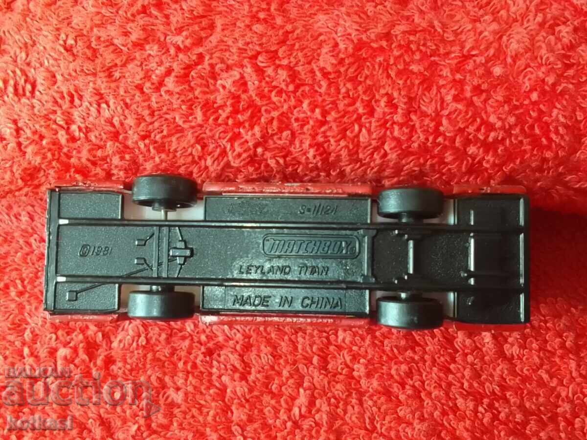 Old metal model Double-decker bus London Matchbox CHINA - 7