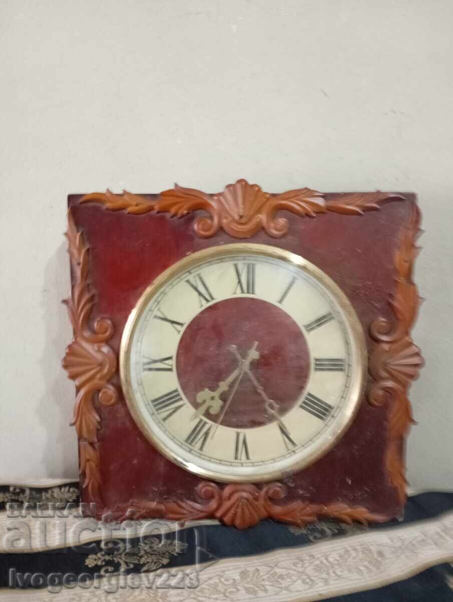 Αντίκα επιτοίχιο ρολόι
