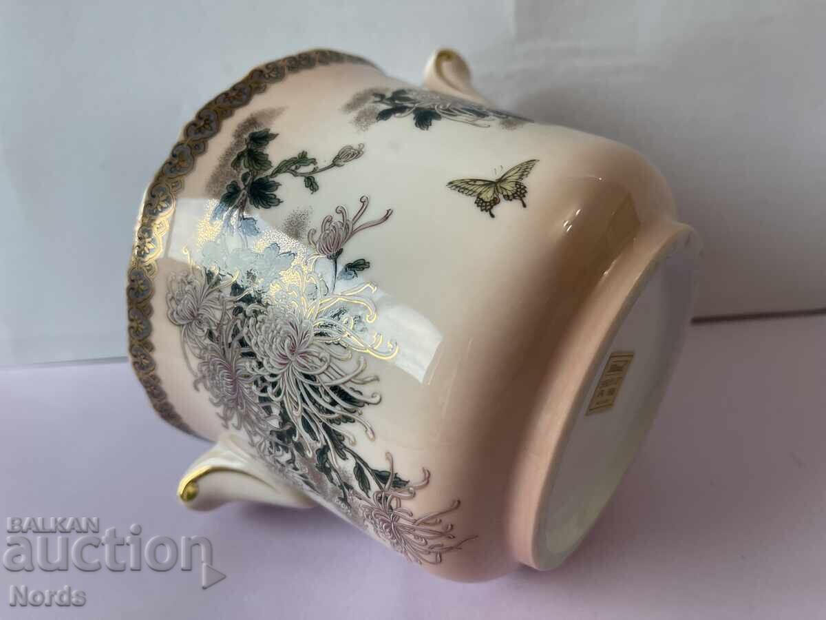 Красива порцеланова ваза - 7 Красива порцеланова ваза - 7