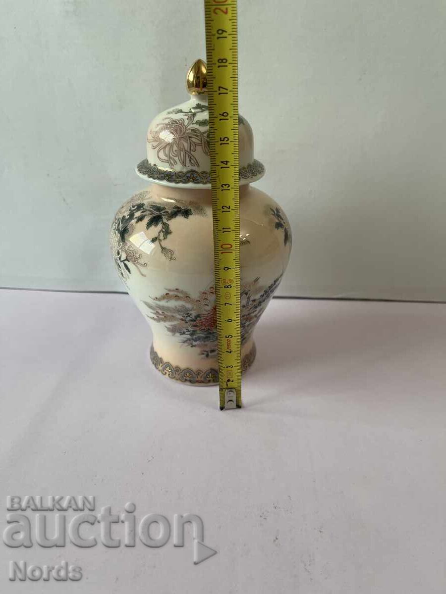 Ένα όμορφο πορσελάνινο πιάτο με καπάκι - 6