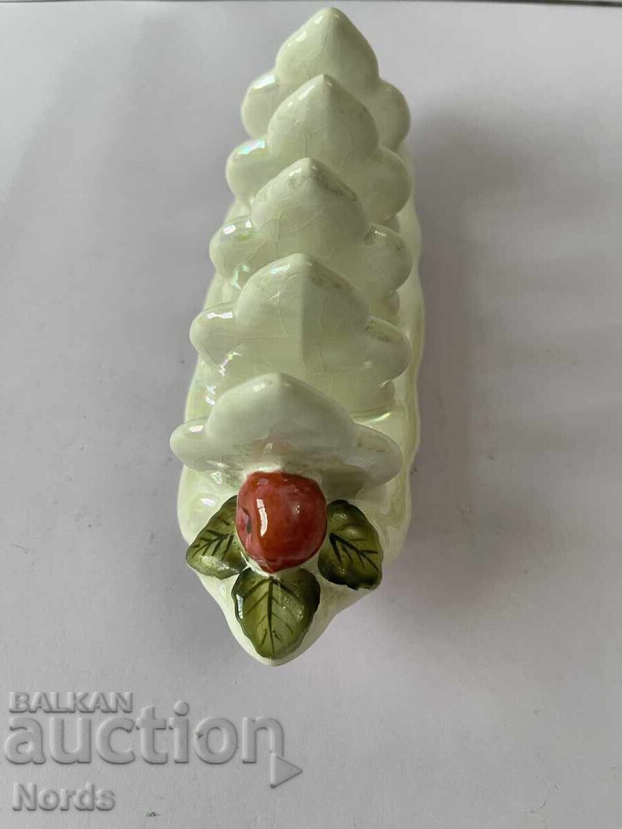 Аукцион Порцеланова поставка за препечени филийки Аукцион Порцеланова поставка за препечени филийки