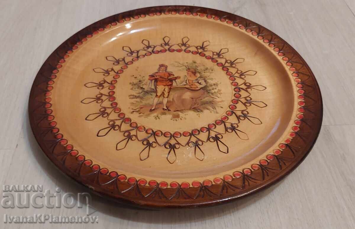 Auction  Wooden panel for connoisseurs 28cm