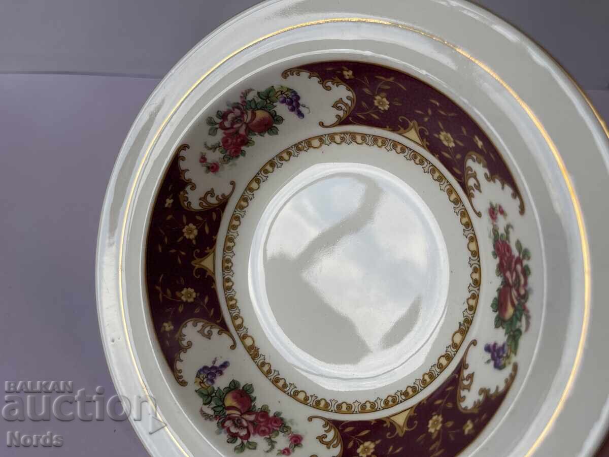 Доставка на Винтидж порцеланова купичка Доставка на Винтидж порцеланова купичка