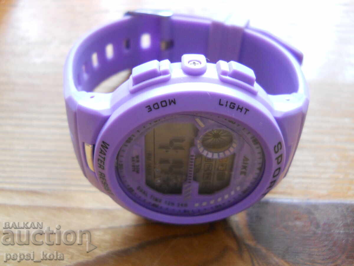 Ψηφιακό ρολόι quartz "Aike AK-1875" (καινούργιο) με τιμή 25.00 BGN | € 12.78