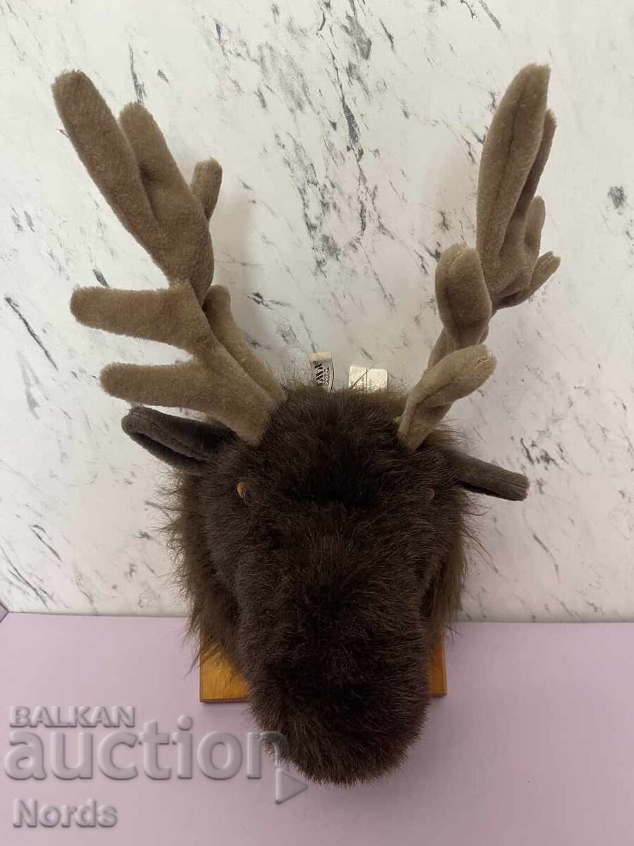 Delivery of Christmas Decoration Reindeer Delivery of Christmas Decoration Reindeer