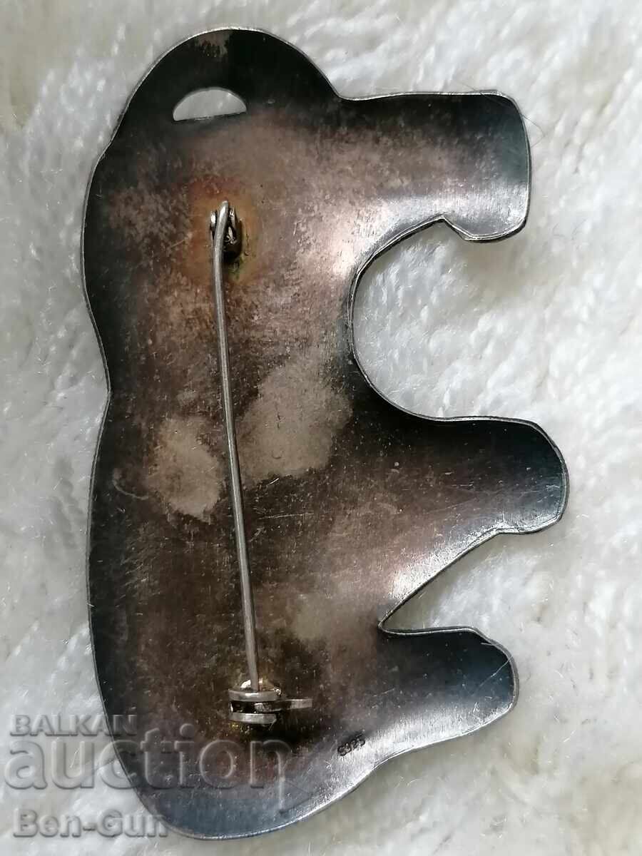 Delivery of Silver brooch with enamel