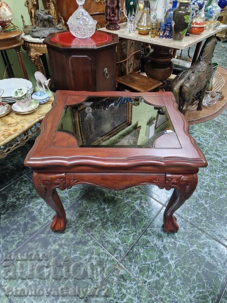 Masă antică englezească din lemn Chippendale unică cu preț € 301.15 | 589.00 BGN