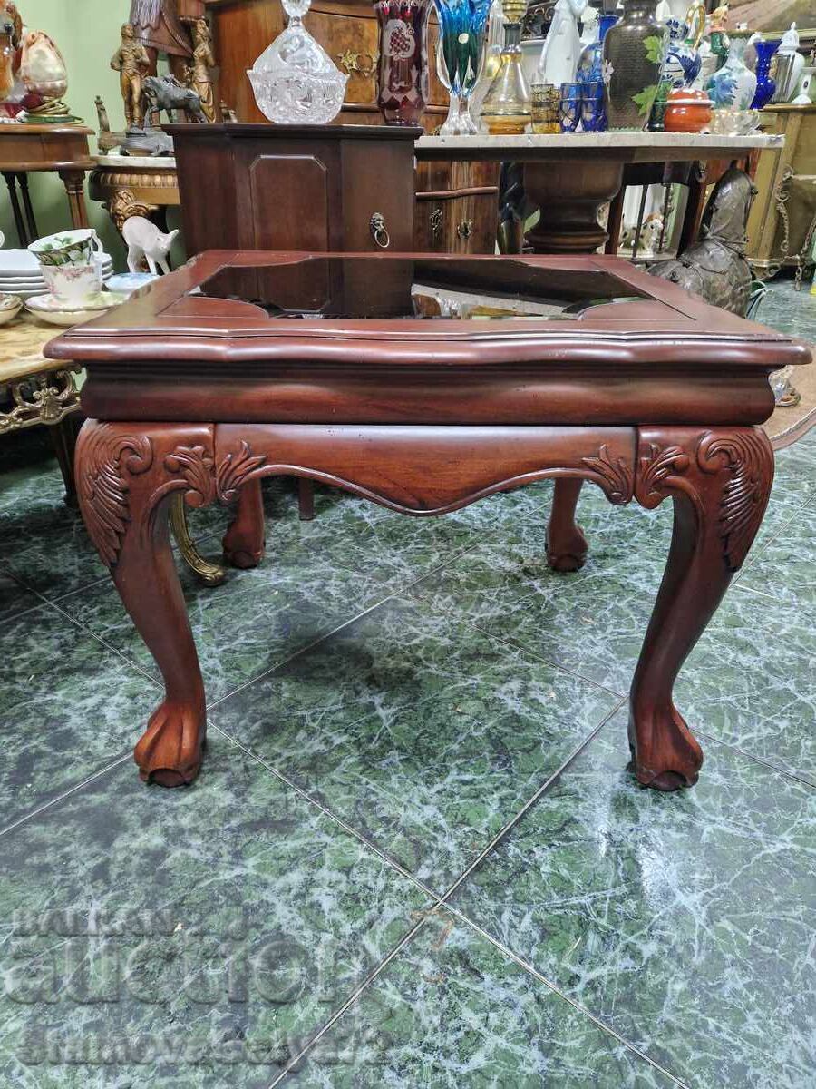Auction Unique Antique English Chippendale Wooden Table Auction Unique Antique English Chippendale Wooden Table