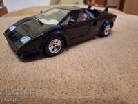 LAMBORGHINI  COUNTACH 1988 Bburago Italy  1/24