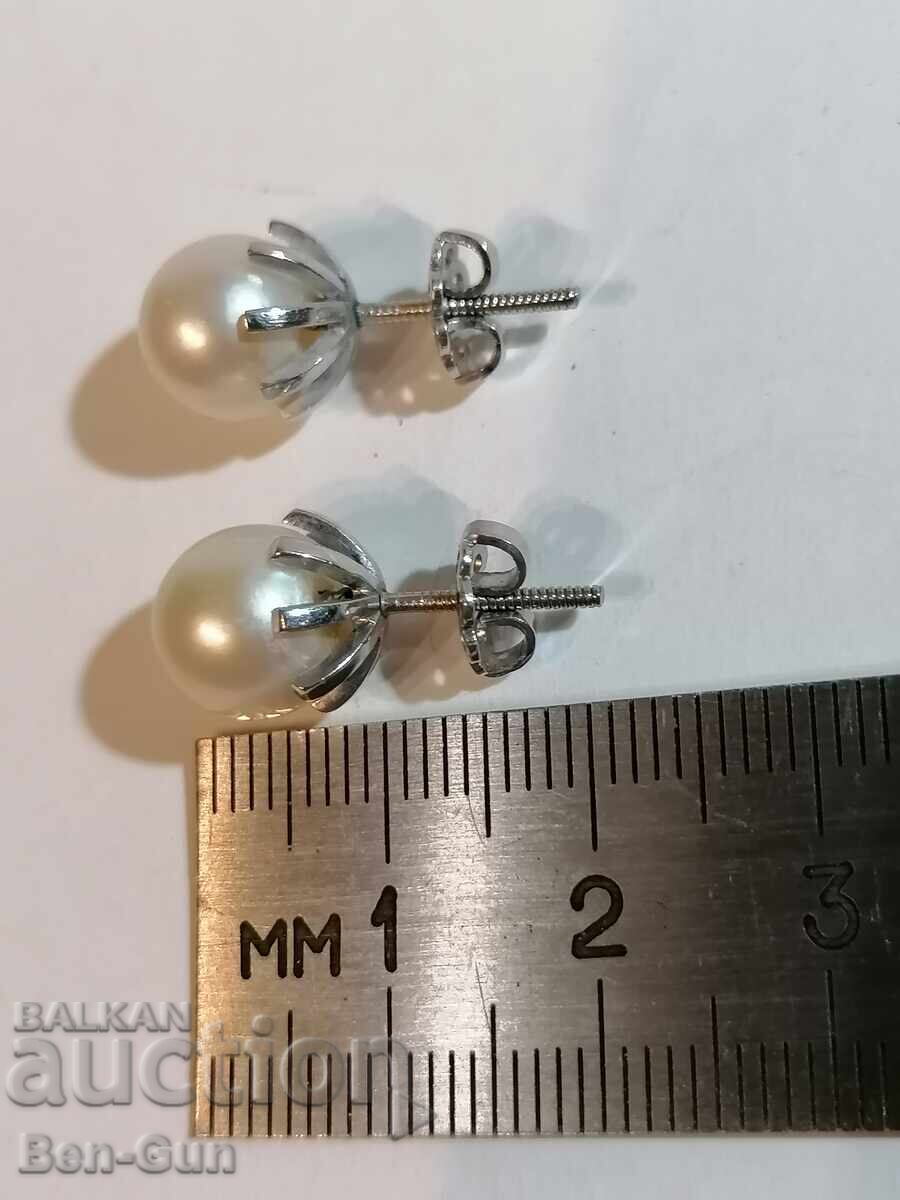 Сребърни обеци с естественни перли с цена 50.00 лв. | € 25.56 Сребърни обеци с естественни перли с цена 50.00 лв. | € 25.56