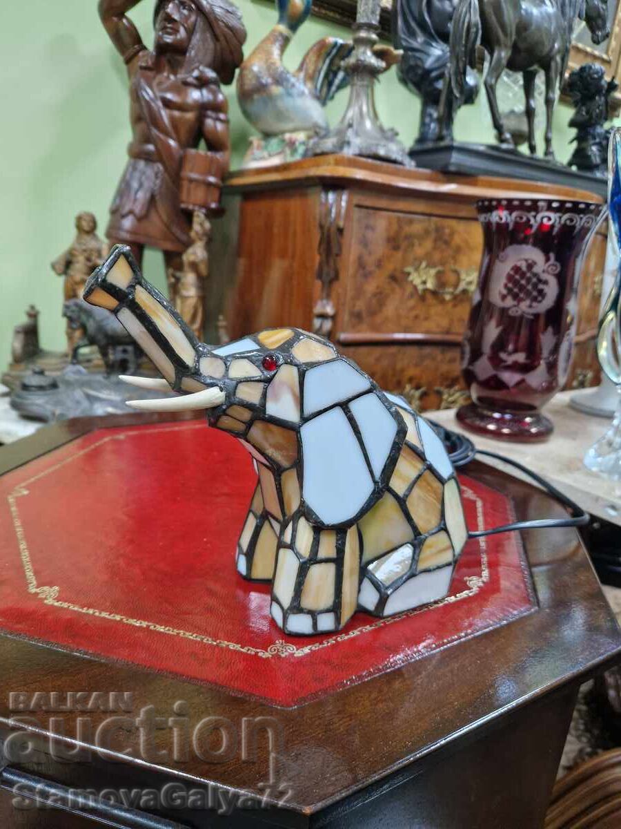 Auction Beautiful Antique Tiffany Table Lamp Auction Beautiful Antique Tiffany Table Lamp