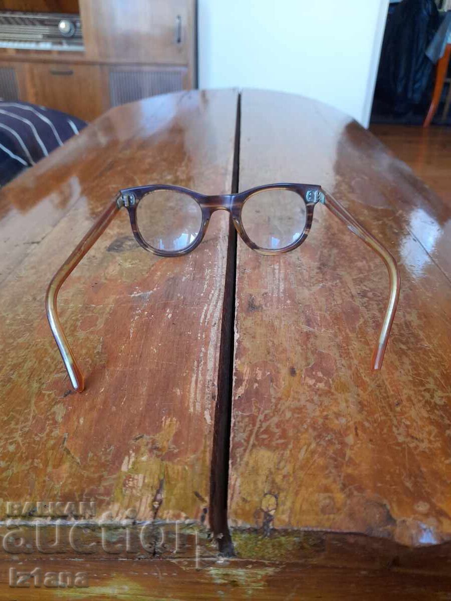 Livrarea Vechi ochelari de prescripție