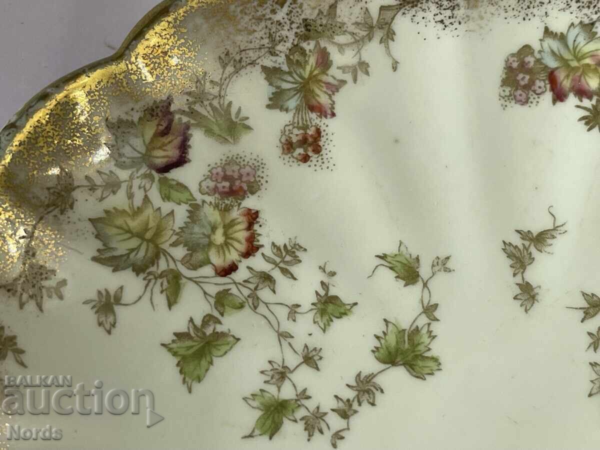 Auction Vintage beautiful porcelain plate Auction Vintage beautiful porcelain plate