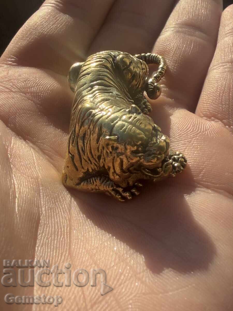 ΒΖΤ! 35 γραμμάρια στυλιζαρισμένη χάλκινη φιγούρα τίγρη από 1 st! με τιμή 3.50 BGN | € 1.79 ΒΖΤ! 35 γραμμάρια στυλιζαρισμένη χάλκινη φιγούρα τίγρη από 1 st! με τιμή 3.50 BGN | € 1.79